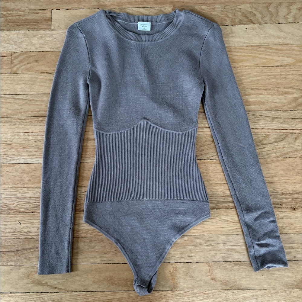 Abercrombie & Fitch Gray Knit Top
